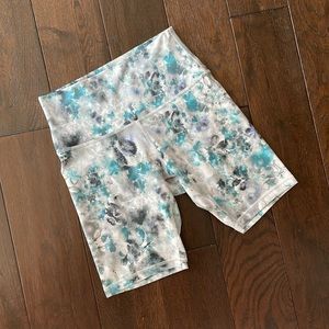 Lululemon shorts 8” 💙💚🤍💙💚